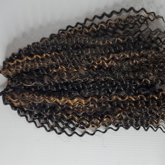 Curly ponytail extension - Picture 6 of 6